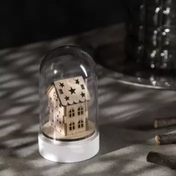 Светодиодная фигура под куполом «Домик Санты» 6 × 9.5 × 6 см, дерево, батарейки LR1130х3, свечение тёплое белое