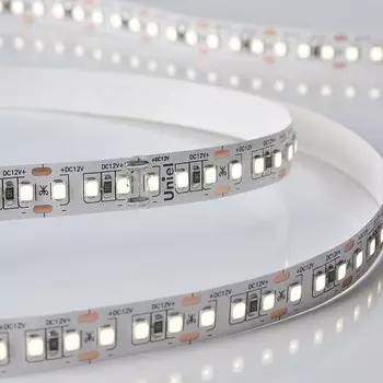 Светодиодная лента на самоклеящейся основе Uniel, IP20, 5 м, 2835, 168 LED/м, 14 Вт/м, 12 В, 4000К, свечение белое