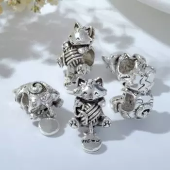 Талисман "Котёнок" с клубком, цвет серебро