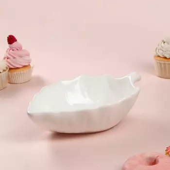 Тарелка керамическая "Лист", 25х16х6 см, белая, 1 сорт, Иран