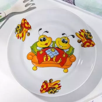 Тарелка детская Добрушский завод «Пчёлы», d=17 см, фарфор, белая, рисунок МИКС