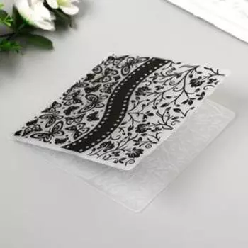 Трафарет для эмбосирования пластик "Бабочки и цветы" 15х15 см