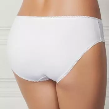 Трусы женские слипы, цвет белый, размер 50