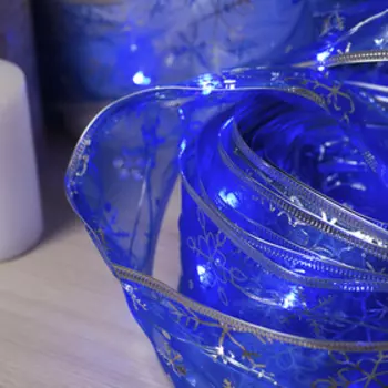 УЦЕНКА Гирлянда "Нить" 10 м роса с лентой "Снежинки серебристые", IP20, серебристая нить, 100 LED, свечение синее, фиксинг, USB