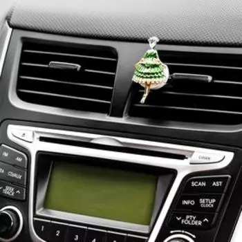 Украшение в дефлектор автомобиля "Барышня"