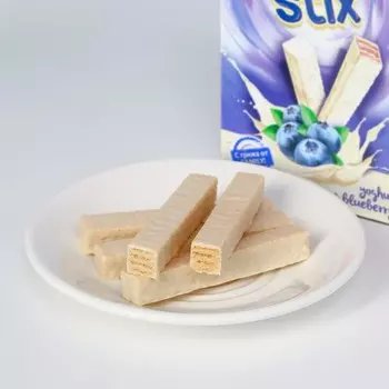 Вафельные палочки FAMILY STIX с черничным йогуртом в шоколаде, 155 г