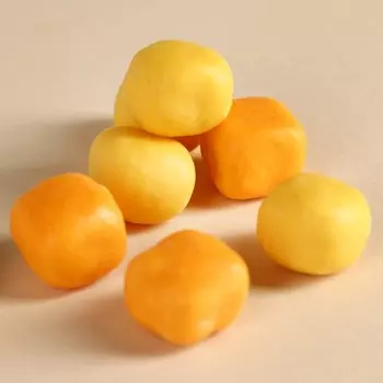 Вафельные шарики в глазури «Вызывает привыкание» вкус: дыня- банан, 50 г.