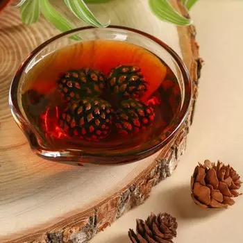 Варенье из сосновых шишек «С 8 марта», 240 г.