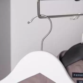 Вешалка для одежды с перекладиной SAVANNA, размер 46-48, дерево, покрытие Soft-touch, цвет белый