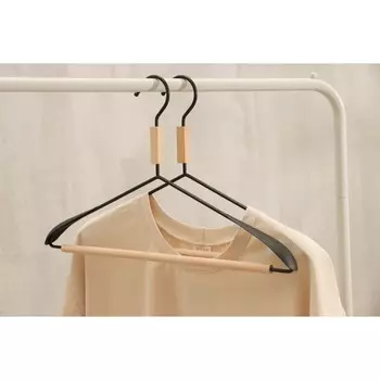 Вешалка для одежды с усиленными плечиками SAVANNA Wood, 42×22×3,2 см, цвет чёрный