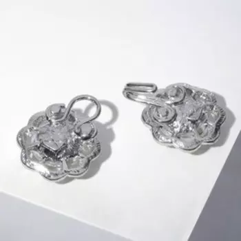 Зажим для кардигана пришивной "Сияние", цвет белый в серебре