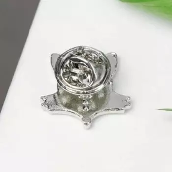 Значок "Лиса", цвет чёрно-белый в серебре