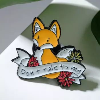 Значок «Лисица», цветной в чёрном металле