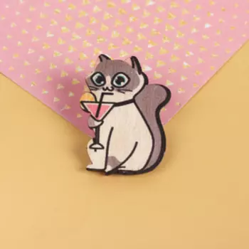 Значок на подложке "Королева вечеринки"