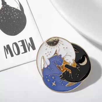 Значок «Небесные коты», цветной в золоте