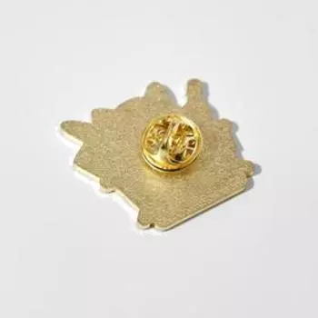 Значок "Щенок корги" в корзине, цветная в золоте