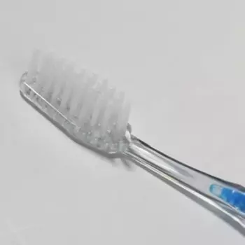 Зубная щётка, 17.5 см, прозрачная, синяя