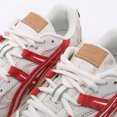 Кроссовки ASICS