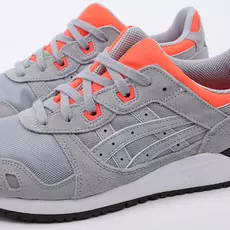 Кроссовки ASICS