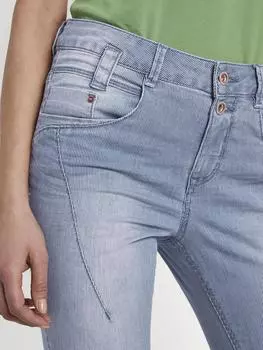 Tapered Relaxed Jeans