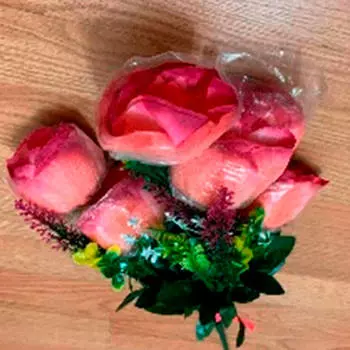 Букет искусственных цветов розы 55см е51