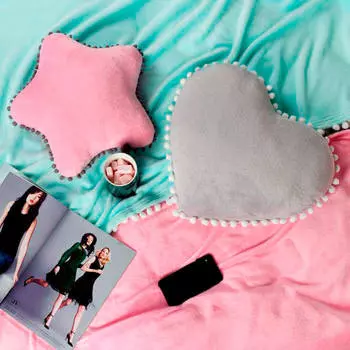 Подушка Этель сердце с бомбошками светло-серый