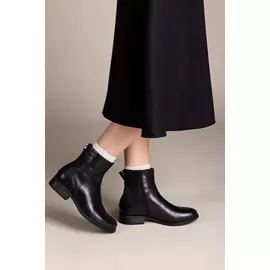 Ботинки Vagabond "CARY" с замком сзади и мехом черного цвета (40)