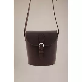 Сумка Черешня с центральной пряжкой и округленным дном с винтаж-эффектом шоколад (One Size)