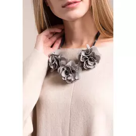 Украшение FIGARO с шифоновыми цветами на ленте оливкового цвета (One Size)