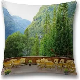 Декоративная наволочка JOYARTY