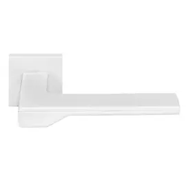 Дверная ручка MORELLI на квадратной розетке, 6 мм, цвет - белый 9012698