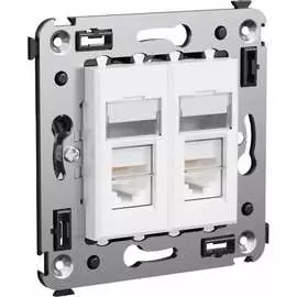 Двойная экранированная розетка в стену DKC