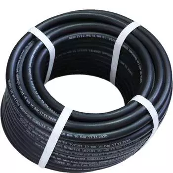 Гладкий маслобензостойкий шланг Sonatex 102181