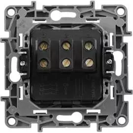 Трехклавишный механизм выключателя Legrand