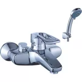 Монолитный смеситель для ванны DIADONNA