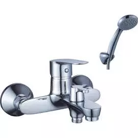 Монолитный смеситель для ванны DIADONNA