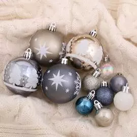 Набор пластиковых шаров Зимнее волшебство