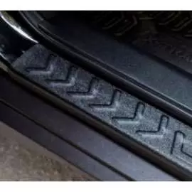 Накладки на внутренние пороги передних дверей для Nissan X-trail 2015- г.в. Русская Артель