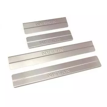 Ступенчатые накладки внутренних порогов NISSAN X-Trail Dollex