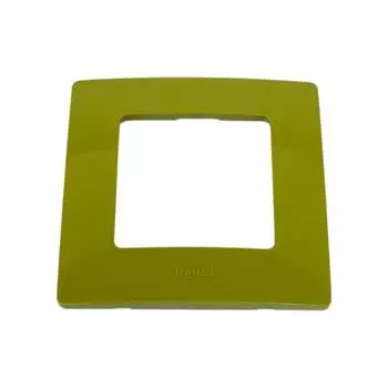 Рамка Legrand Etika 672541