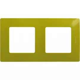 Рамка Legrand Etika 672542