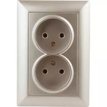 Розетка Intro Solo 4-204-04 Б0053669
