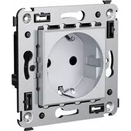 Розетка в стену DKC Avanti 4404003