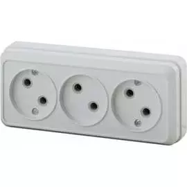 Трехместная розетка Intro Quadro Б0053809
