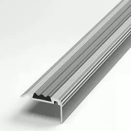 Угловой противоскользящий алюминиевый порог Лука