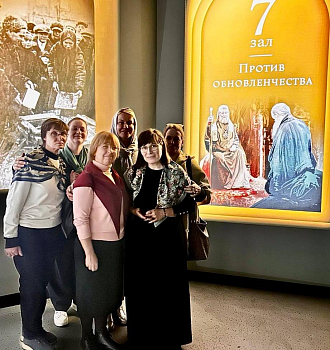 Прихожане храма посетили выставку "Голгофа Патриарха Тихона"