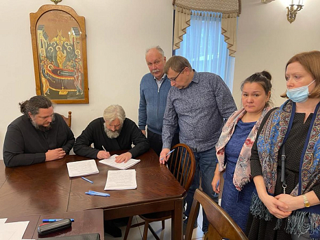 В связи с Указом Святейшего Патриарха Московского и всея Руси КИРИЛЛА №У-02/171 от 26.10.2021г. о назначении иерея Алексия Ишкова и.о. настоятеля храма Всех преподобных отцев Киево-Печерских в Старых Черемушках г. Москвы, иерею Алексию Ишкову произведена 