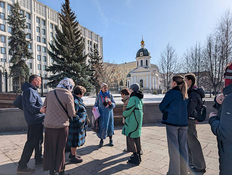 Прихожане храма Всех преподобных отцев Киево-Печерских посетили с экскурсией старинные храмы Арбата.