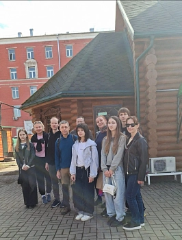 Приходской туристический клуб при храме Всех преподобных отцев Киево-Печерских совершил прогулку в Нескучный сад