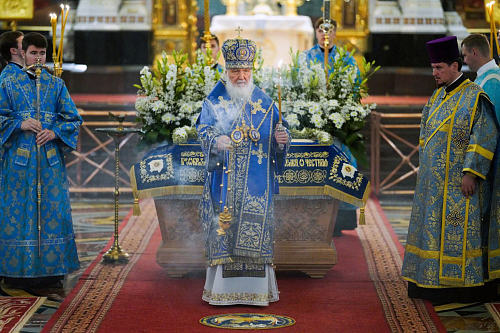 Святейший Патриарх Кирилл совершил утреню с чином Погребения Пресвятой Богородицы в Храме Христа Спасителя